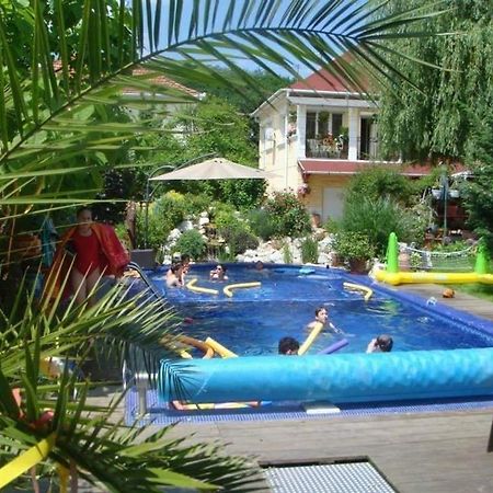 Holiday Vendeghaz Es Szabadidokert Jardanhaza Exterior photo