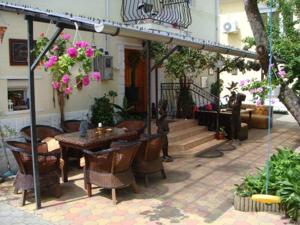 Holiday Vendeghaz Es Szabadidokert Jardanhaza Exterior photo